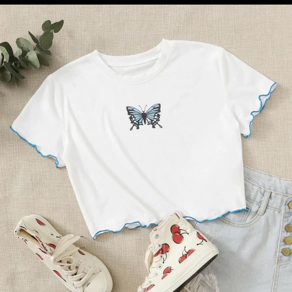 SOLD🏷❌ cropped butterfly tee| SHEIN - Picture 1 of 6